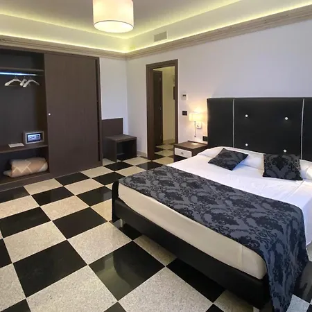 Bhb Hotell Manduria
